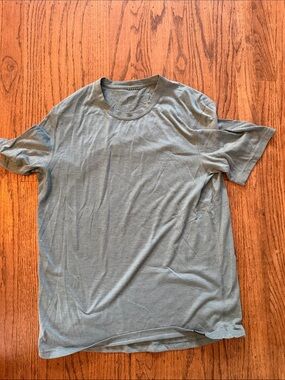 Men’s patagonia shirt - light blue
